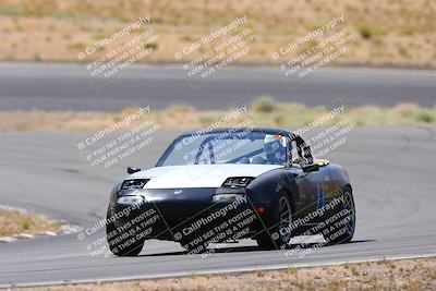 media/May-31-2025-CalClub SCCA (Sat) [[2c1a04e1ee]]/Qualifying/Group 1/Turn 4/